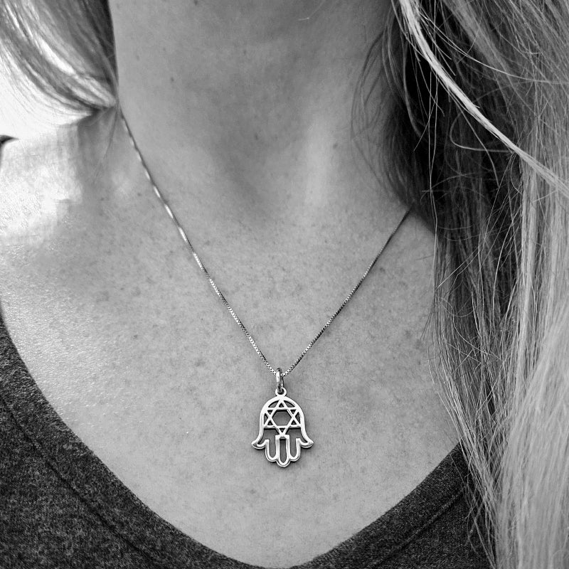 Sterling Silver Hand pendant with star of david in the centre