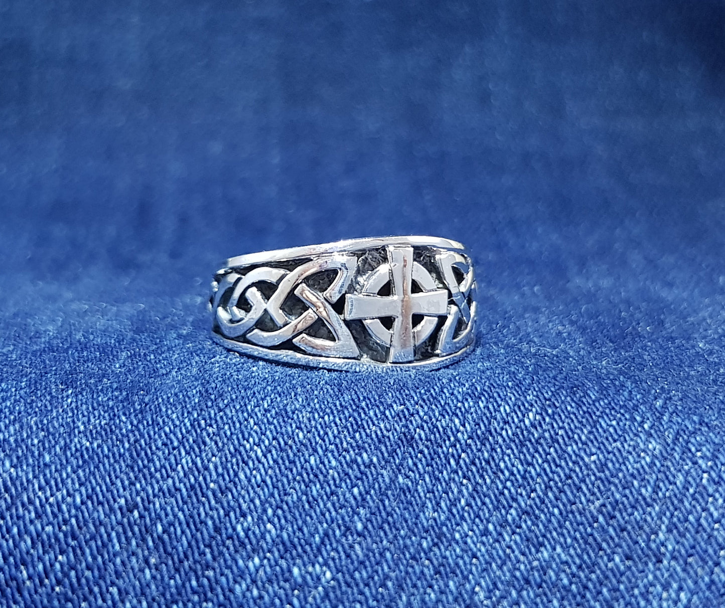 Sterling silver ring for men with a celtic cross design