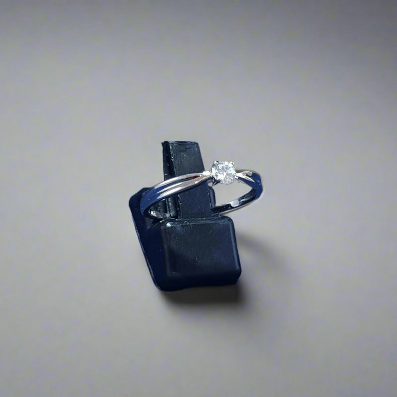 Sterling Silver Ring with Cubic Zirconia Stones - single stone Design