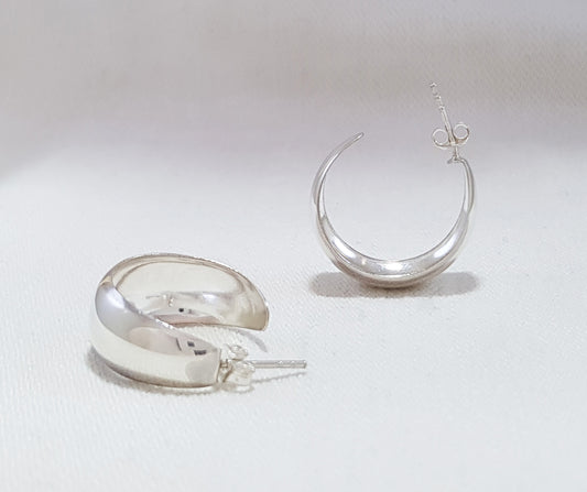 Sterling Silver Hoop earrings with a Tapered Design