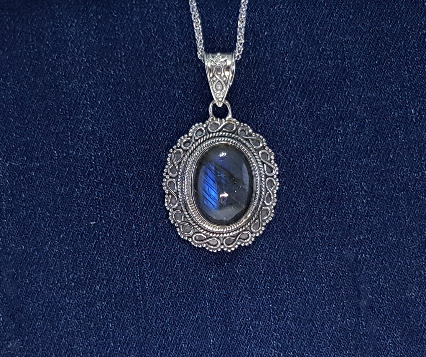 Labradorite Pendant set in Sterling Silver