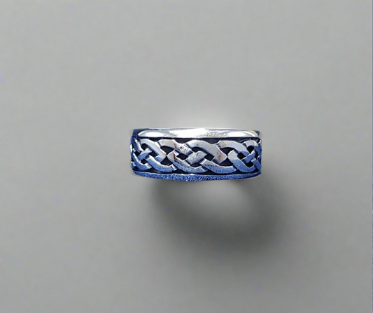 Silver ring with a celtic design