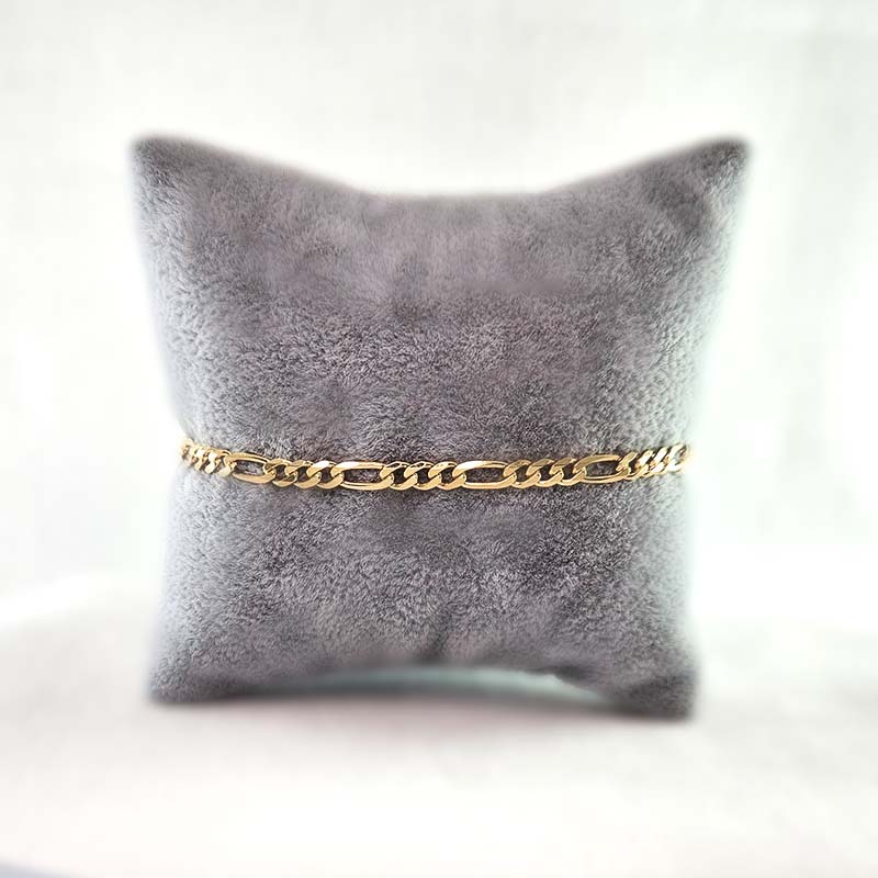 4mm Figaro Link Bracelet for men made from 9 carat yellow gold