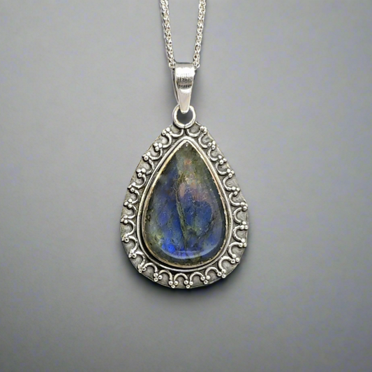 Labradorite Pendant set in Sterling Silver