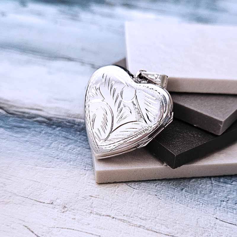 Large Flat Filigree Heart Locket | Ultimate Keepsake