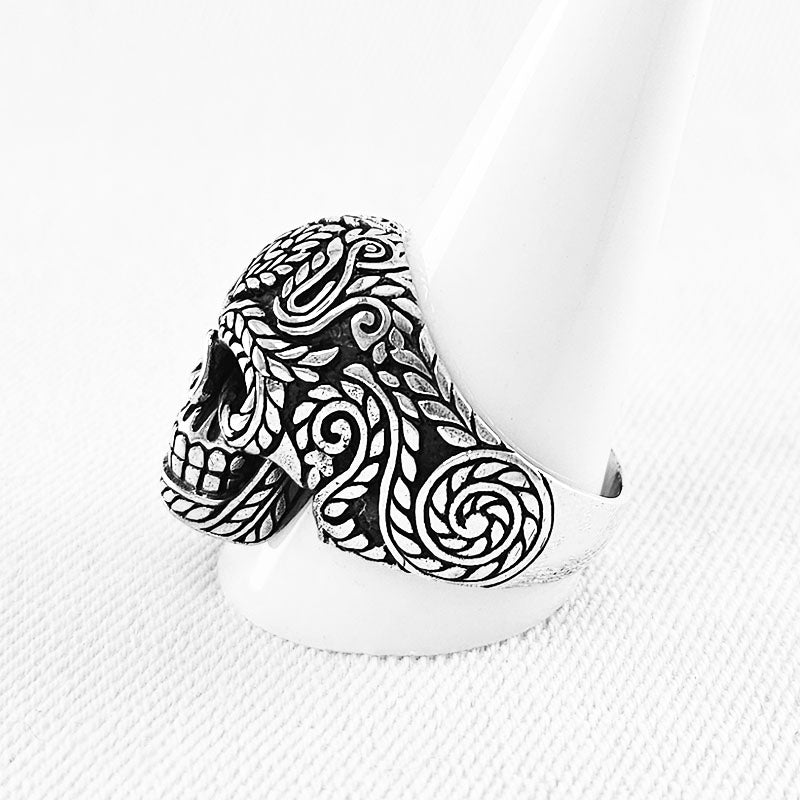 Sterling Silver Skull ring for men with a intricate oxidised pattern