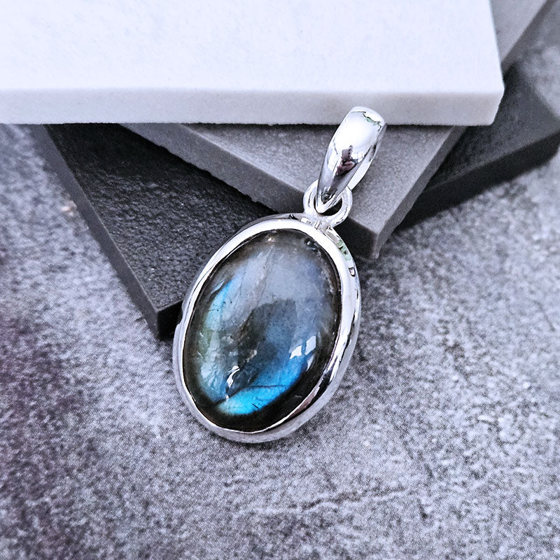 Sterling silver Labradorite pendant 

