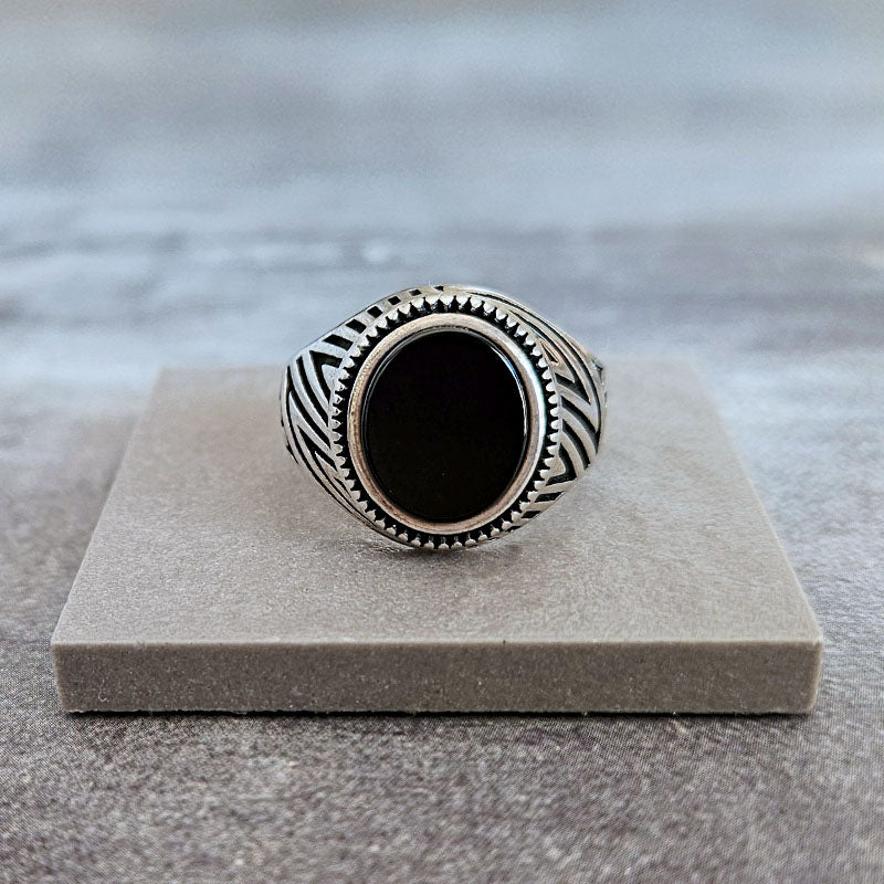 Gent's Stone Ring with stone inlay