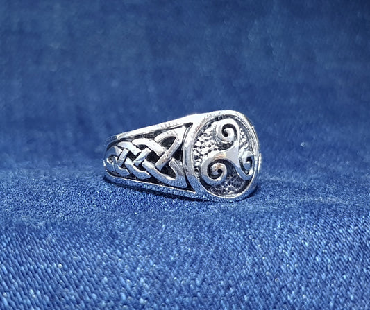 Celtic Design Ring with Trinity