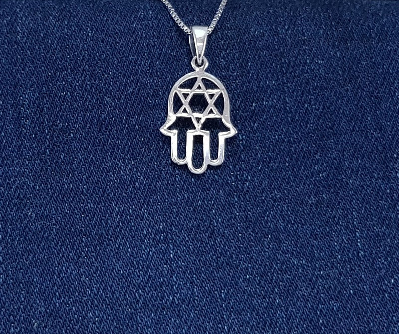 Sterling Silver Hand pendant with star of david in the centre