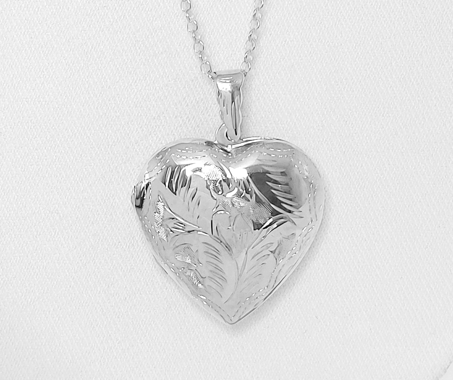 Sterling Silver Heart Locket – Carolyne Roehm