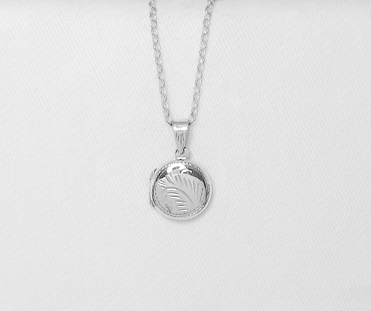 Small Round Locket | Sterling Silver | Silver Image