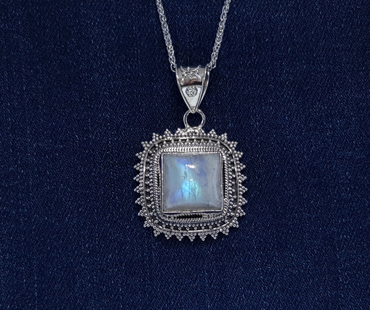 Sterling Silver Moonstone Pendant 