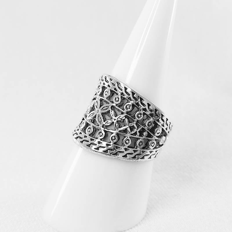 Silver Filigree Ring With Bohemian Design