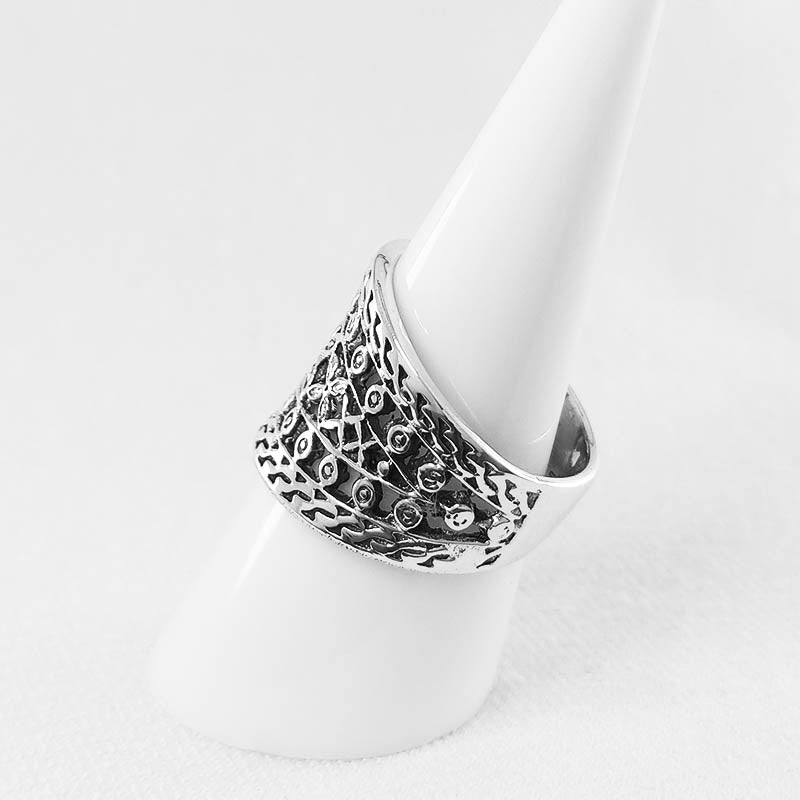 Silver Filigree Ring With Bohemian Design