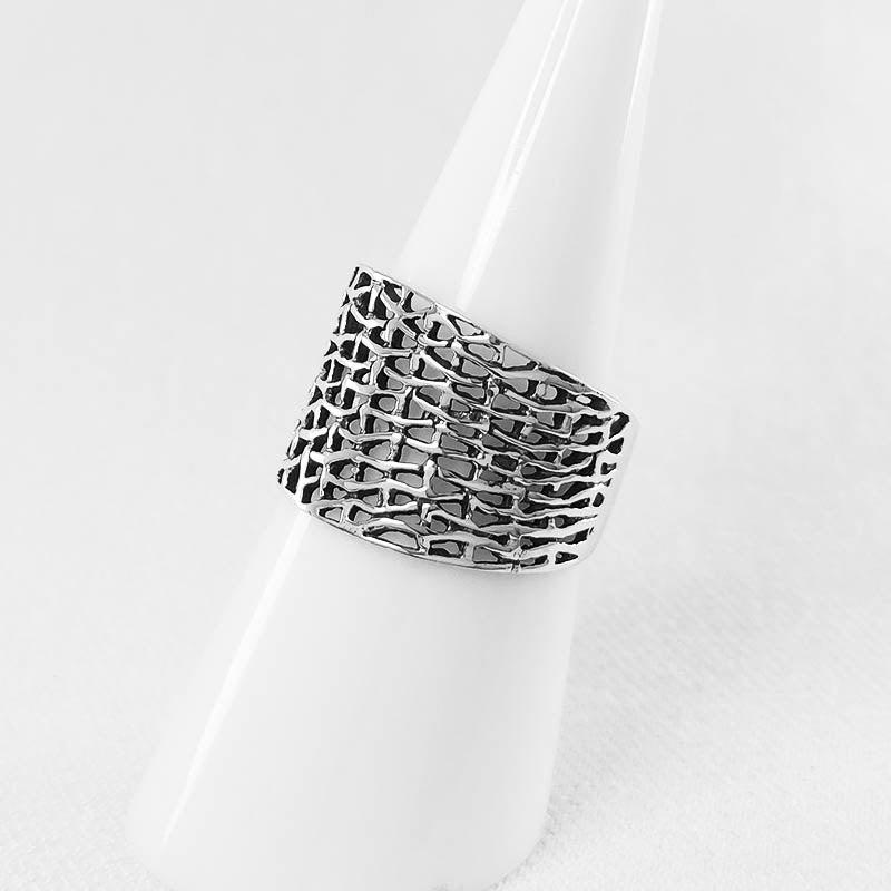 Sterling Silver ring with nest weave design