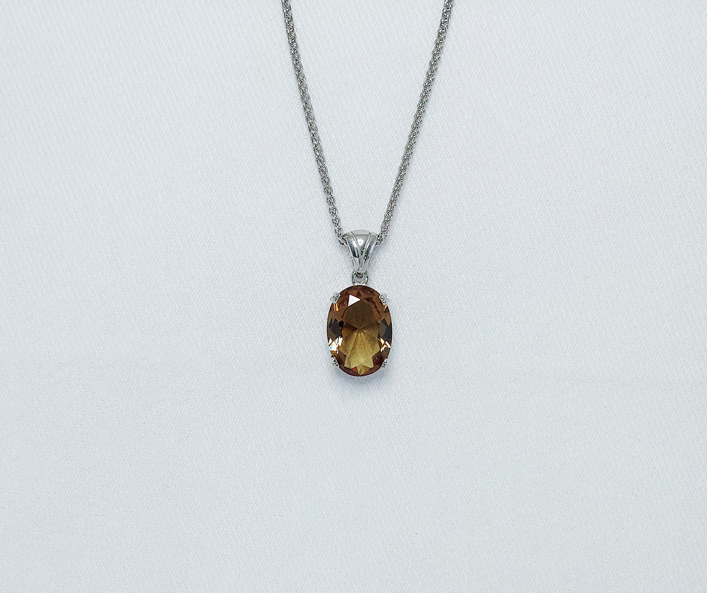 Sterling Silver Pendant with Zultanite Stone 